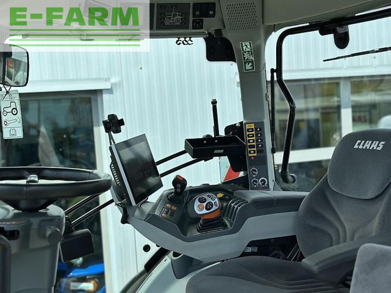 CLAAS axion 870 cebis cmatic CMATIC CEBIS - Farm tractor: picture 4 CLAAS axion 870 cebis cmatic CMATIC CEBIS - Farm tractor: picture 4