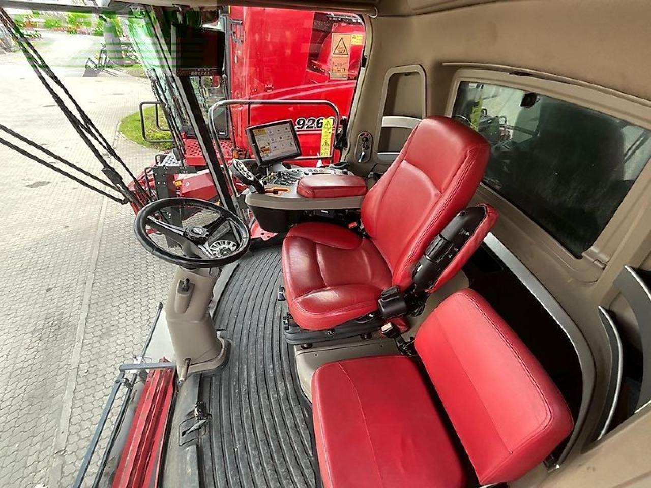 Combine harvester Case-IH axial-flow 9240 raupe: picture 7