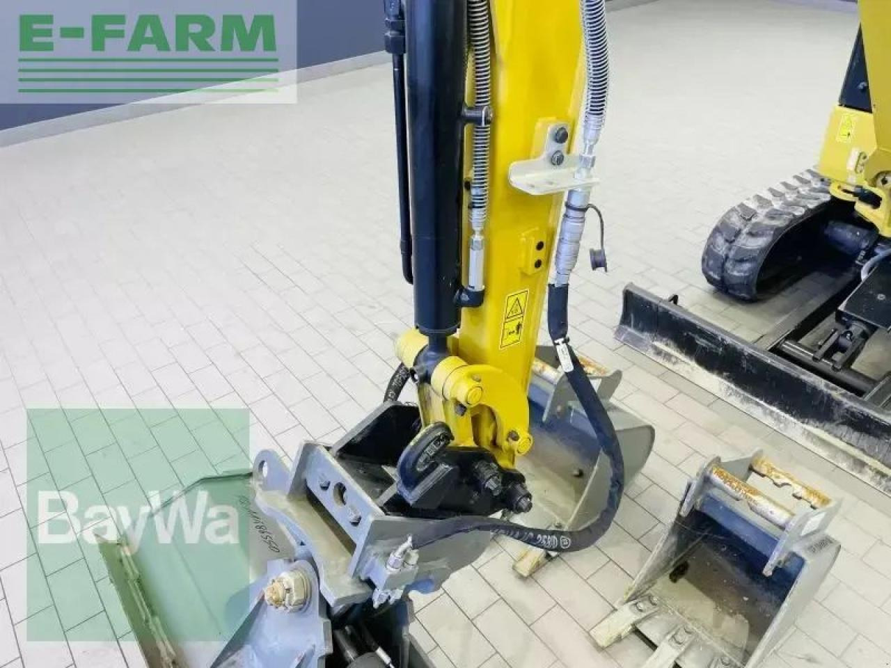 Mini excavator Caterpillar 301.8-05a: picture 15