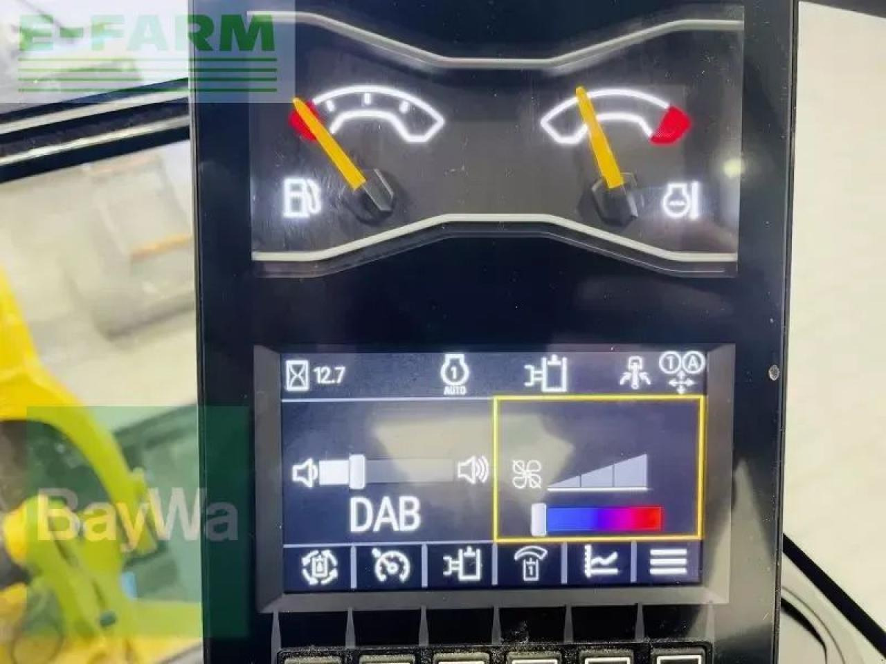 Mini excavator Caterpillar 301.8-05a: picture 17