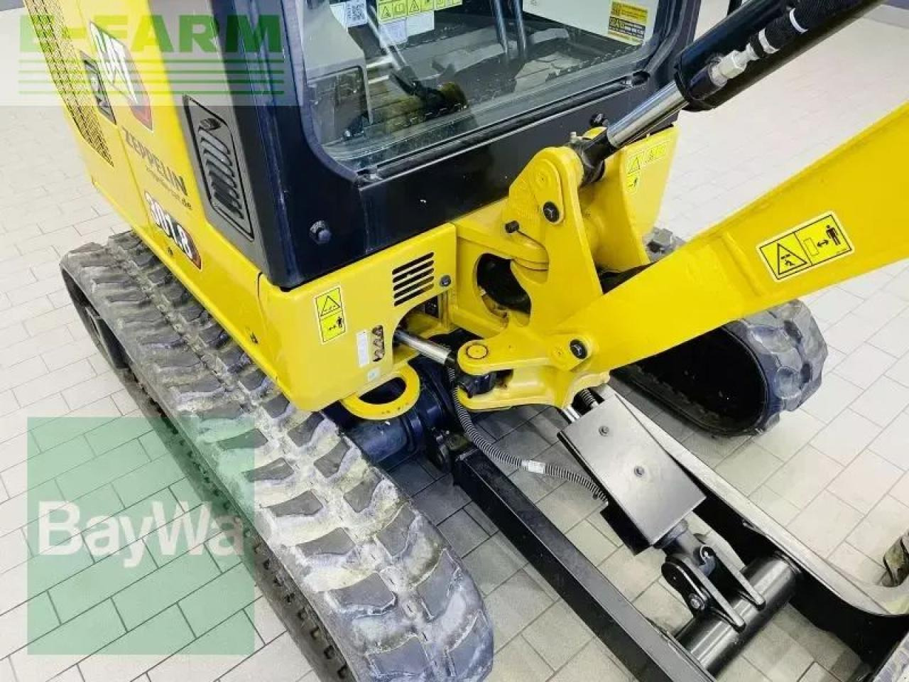 Mini excavator Caterpillar 301.8-05a: picture 10