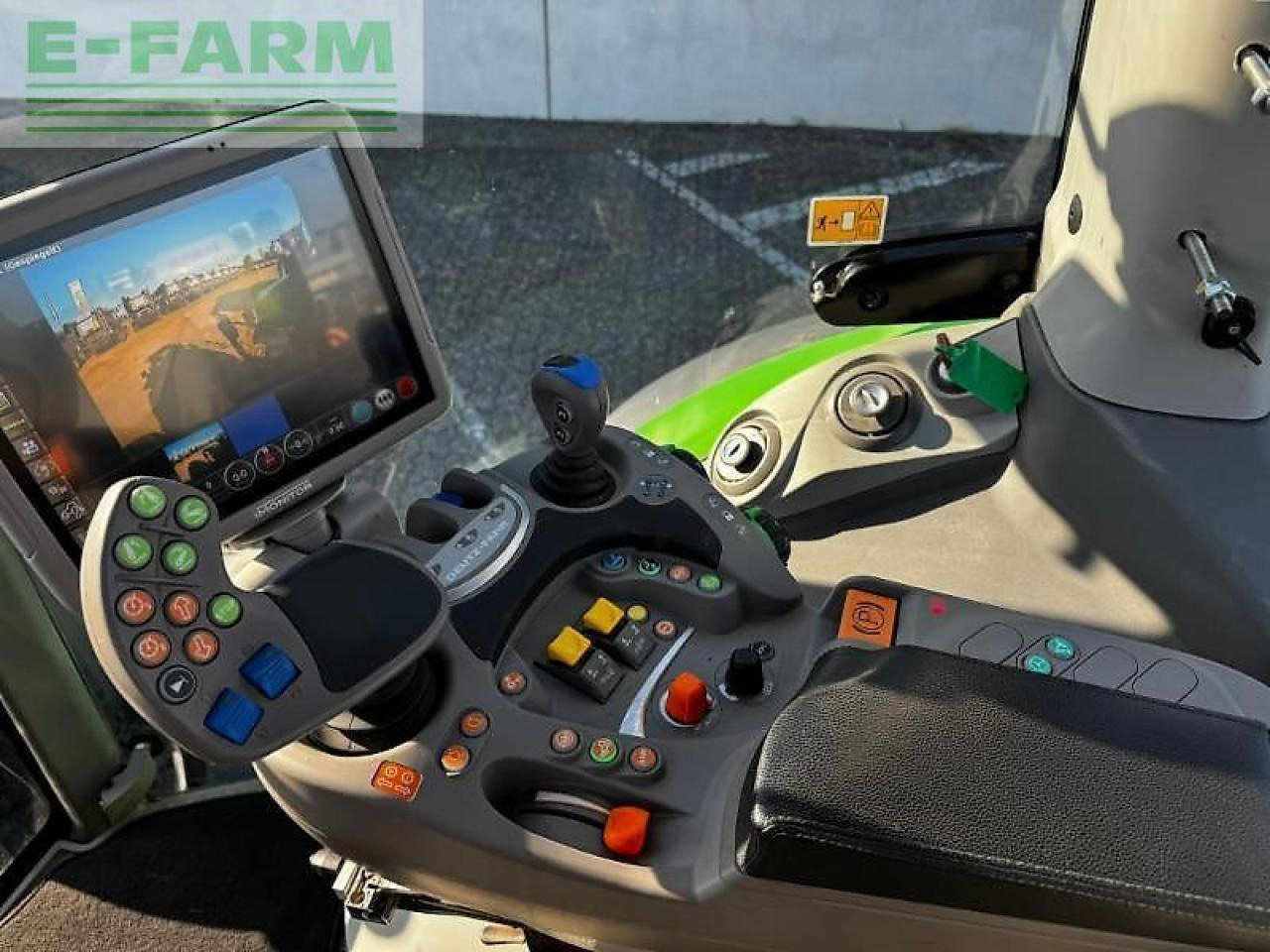 Farm tractor Deutz-Fahr 8280 ttv: picture 11