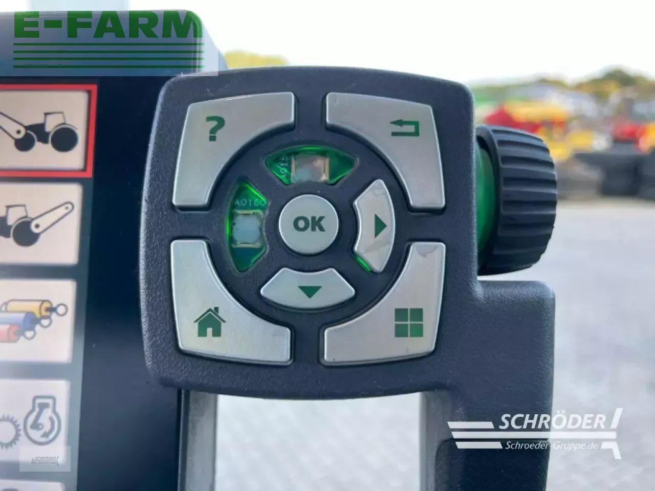 Farm tractor Fendt 724 s4 profi plus: picture 13