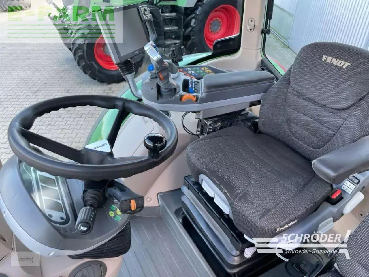 Farm tractor Fendt 724 s4 profi plus: picture 11