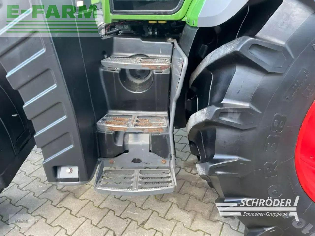 Farm tractor Fendt 724 s4 profi plus: picture 15
