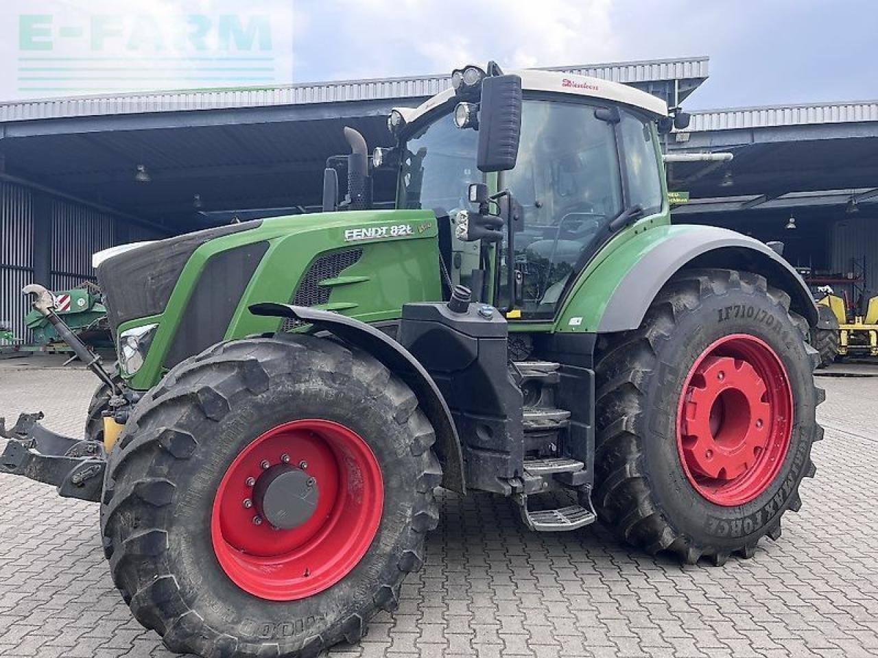 Farm tractor Fendt 828: picture 7