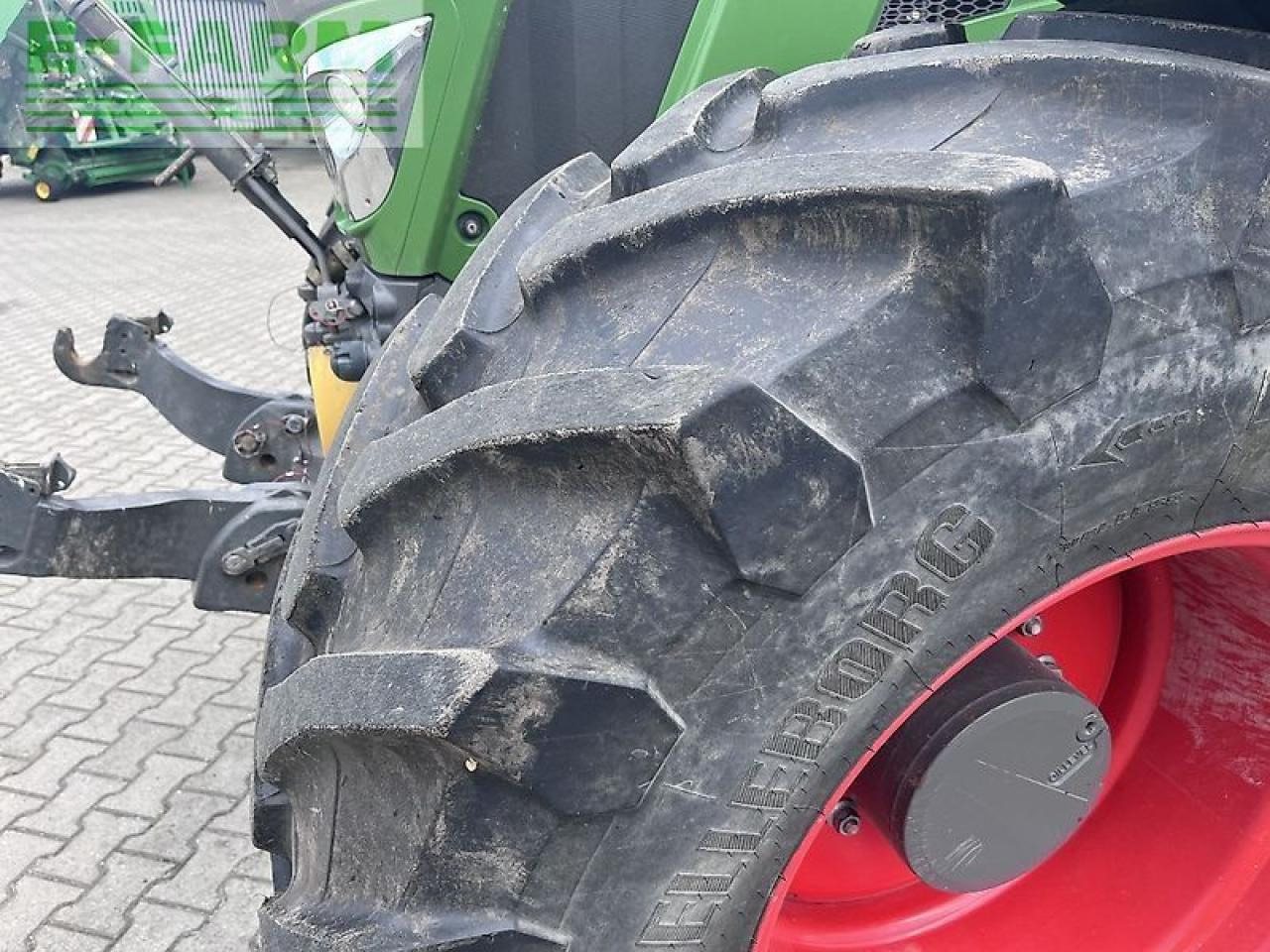 Farm tractor Fendt 828: picture 9