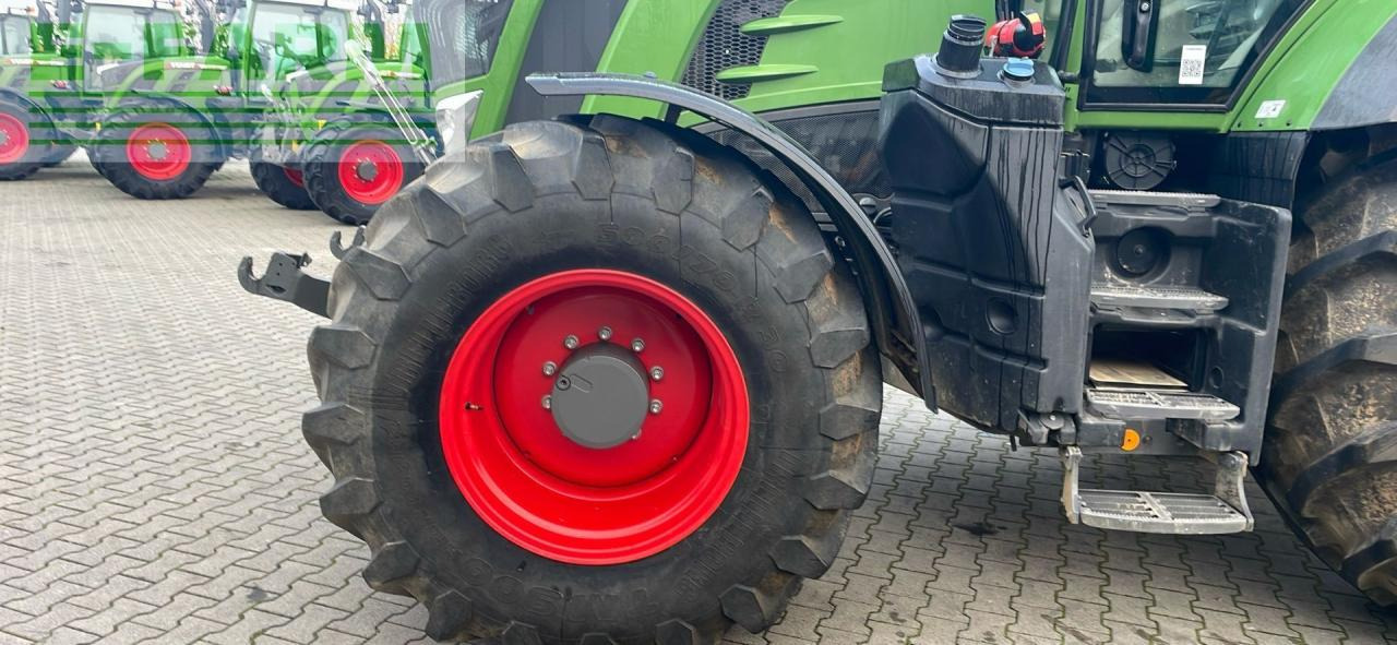 Farm tractor Fendt 828: picture 7