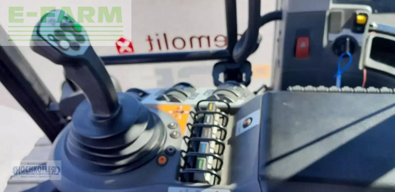 JCB 8330 - Farm tractor: picture 2 JCB 8330 - Farm tractor: picture 2