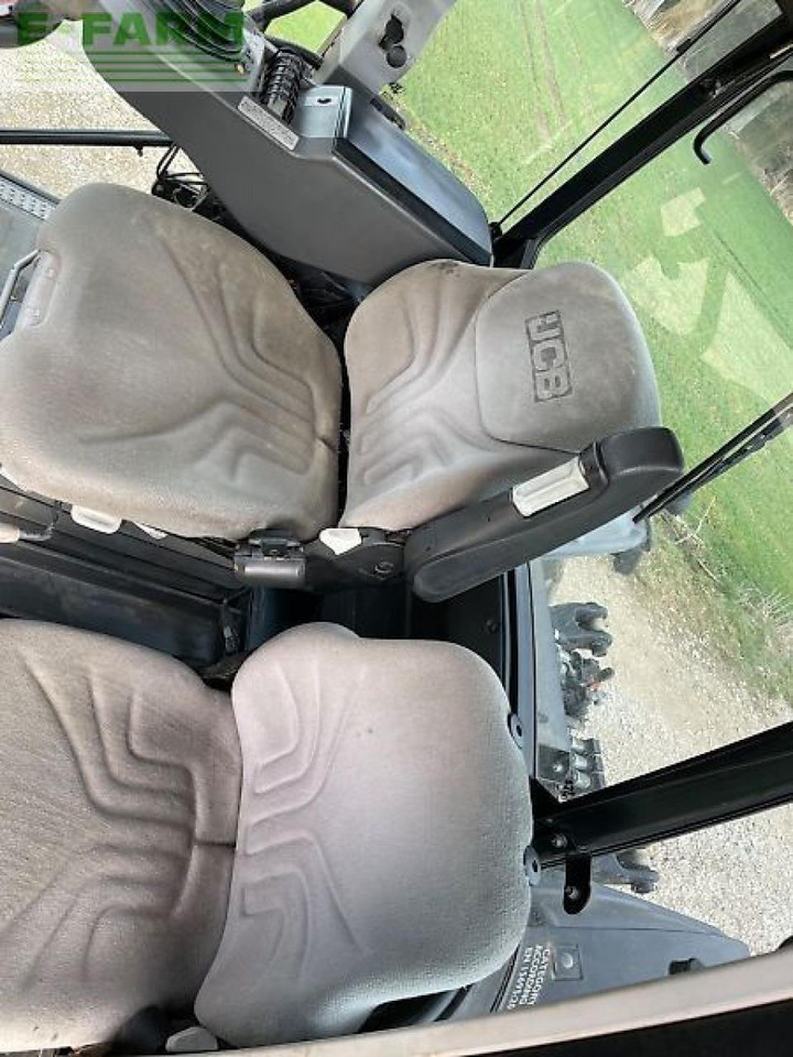 Farm tractor JCB fastrac 4190: picture 8