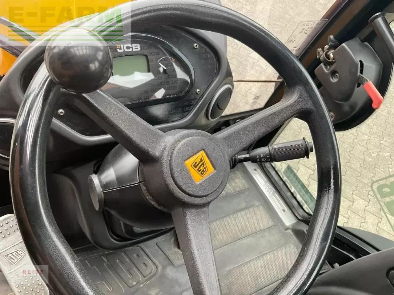 Mini excavator JCB tm 320 wm: picture 24