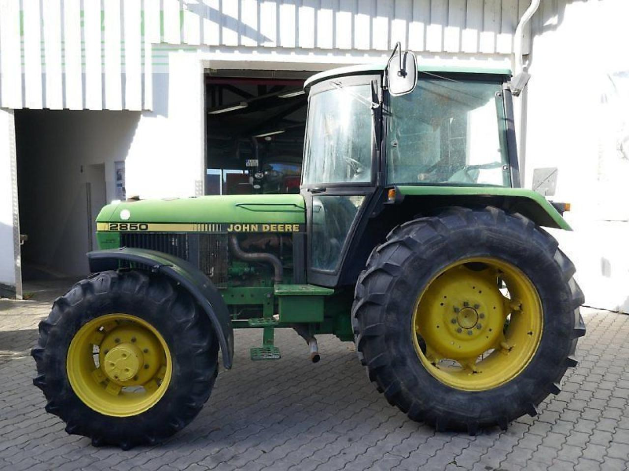 Farm tractor John Deere 2850 as: picture 8