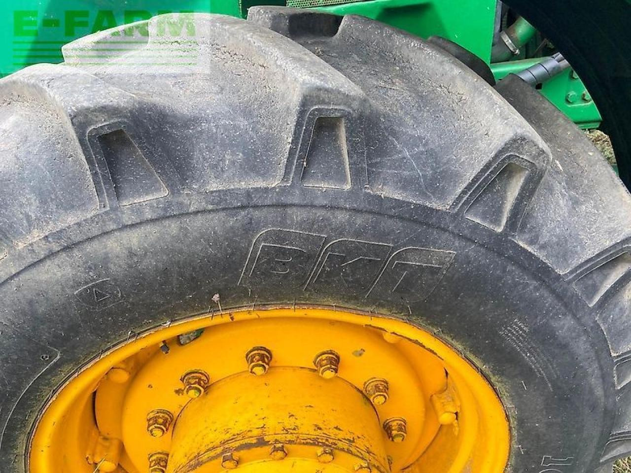 Farm tractor John Deere 4650: picture 22