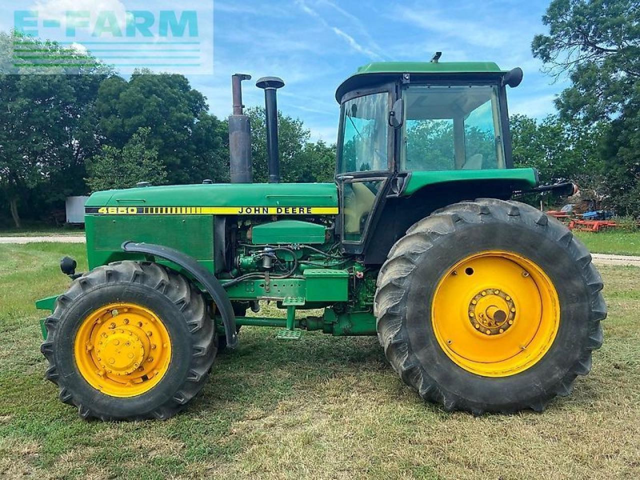 Farm tractor John Deere 4650: picture 9