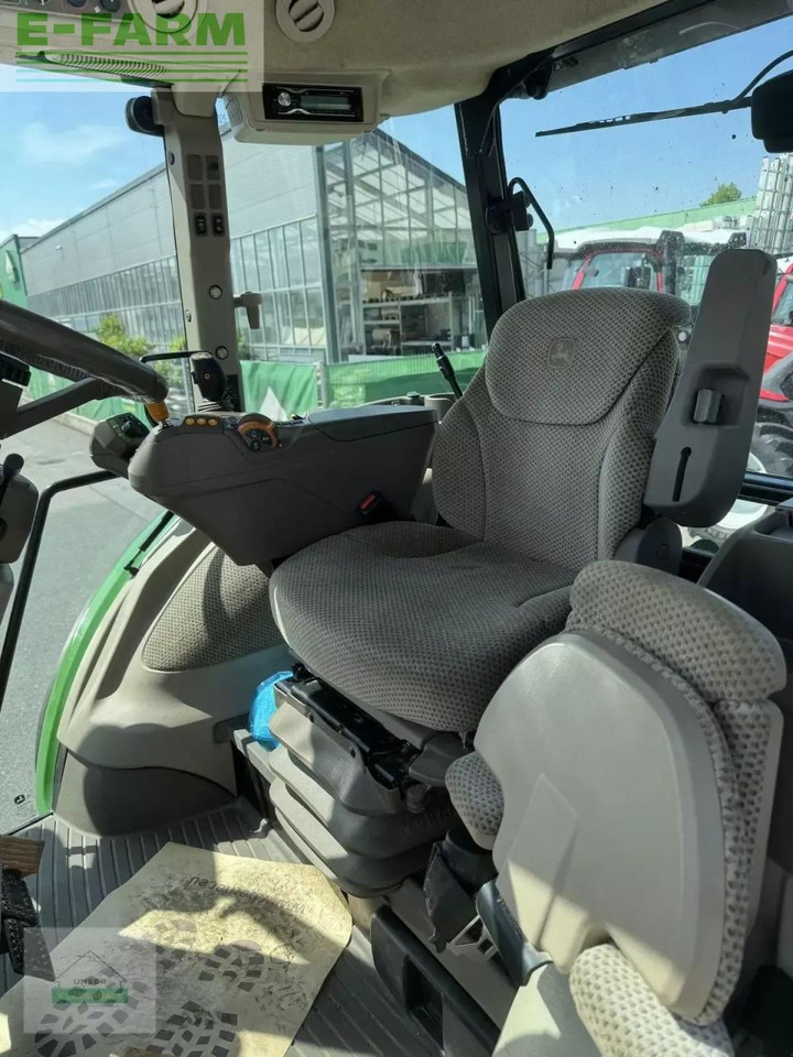 Farm tractor John Deere 5090 r: picture 10
