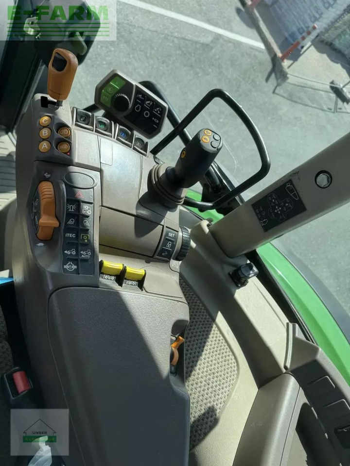 Farm tractor John Deere 5090 r: picture 11