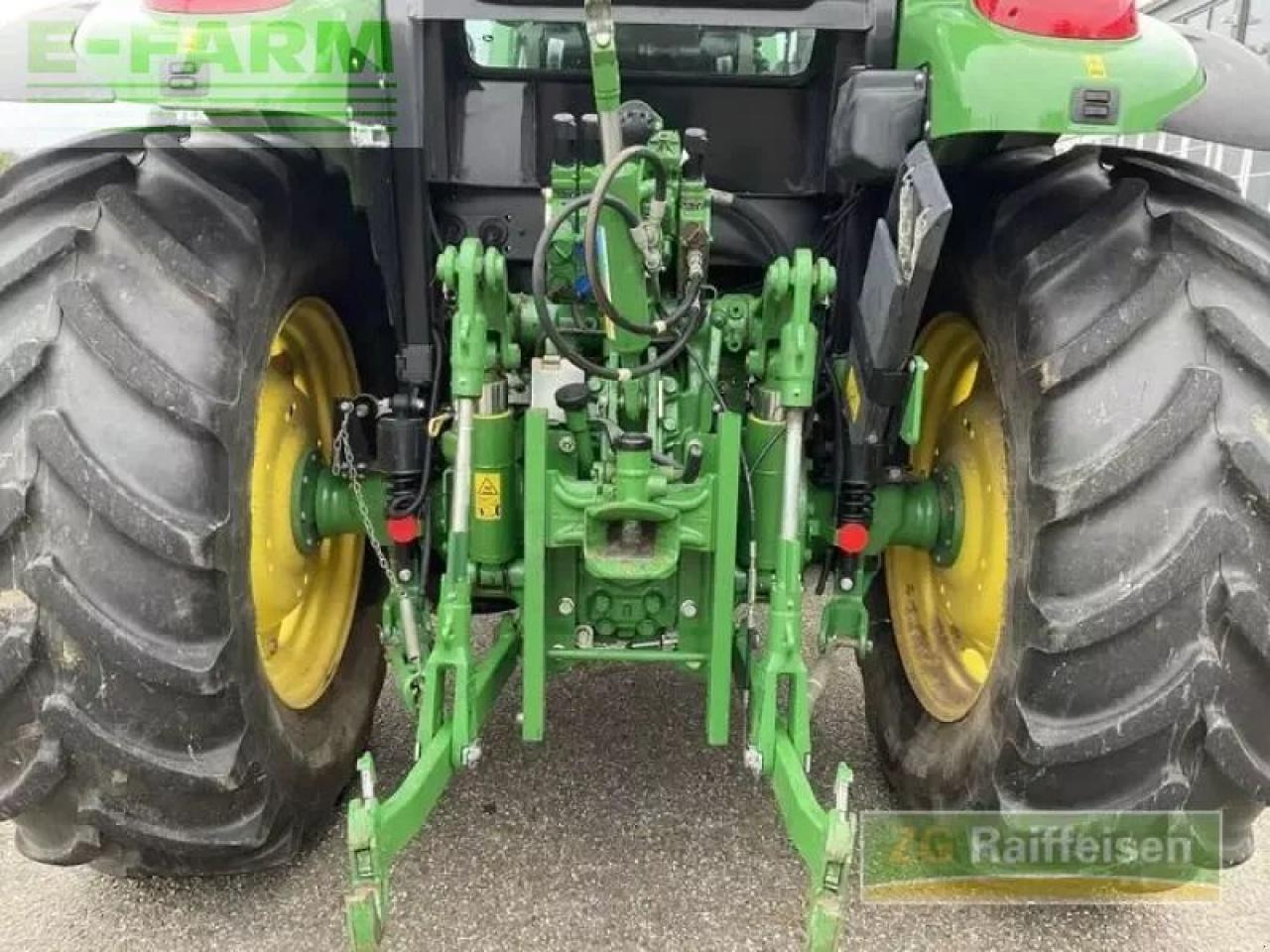 Farm tractor John Deere 5090 r: picture 7