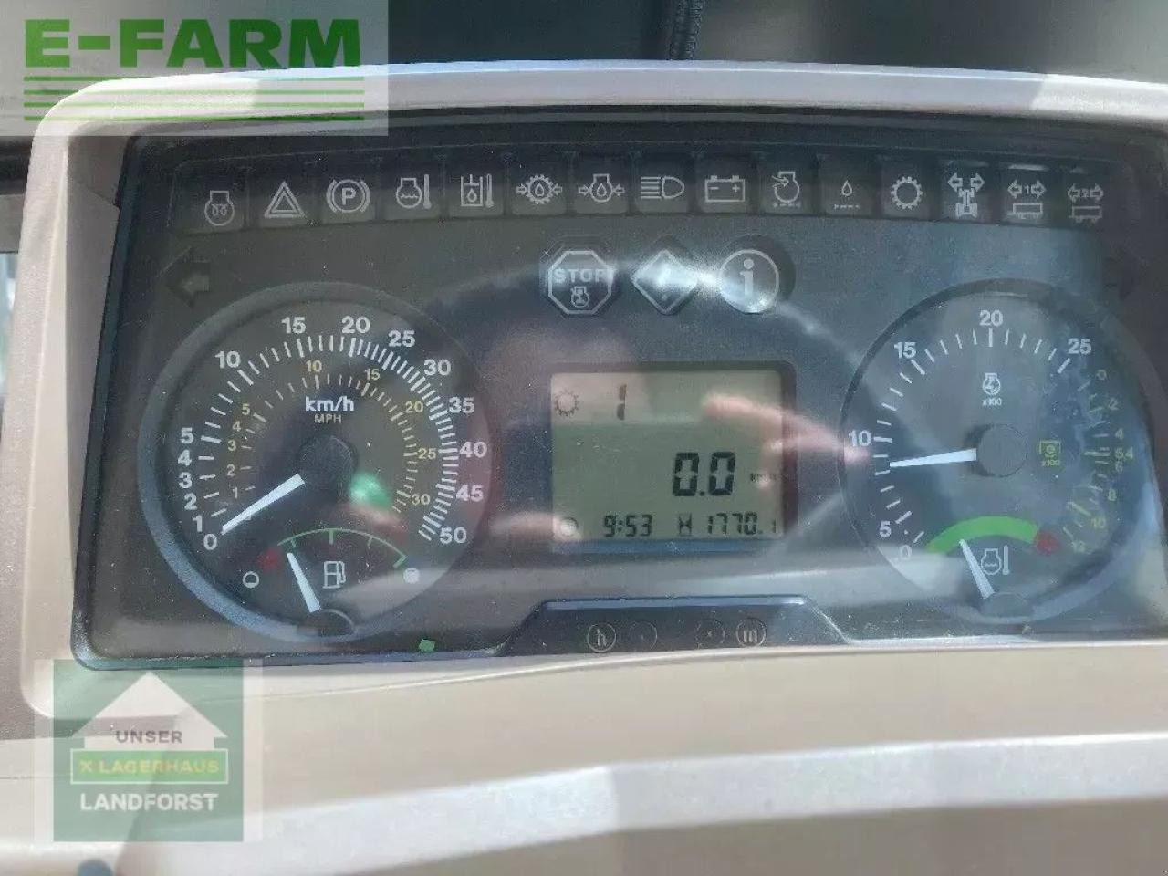 Farm tractor John Deere 5100 r: picture 13