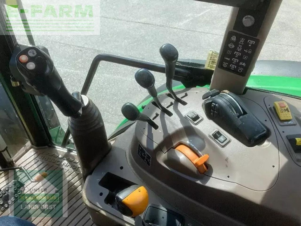 Farm tractor John Deere 5100 r: picture 9