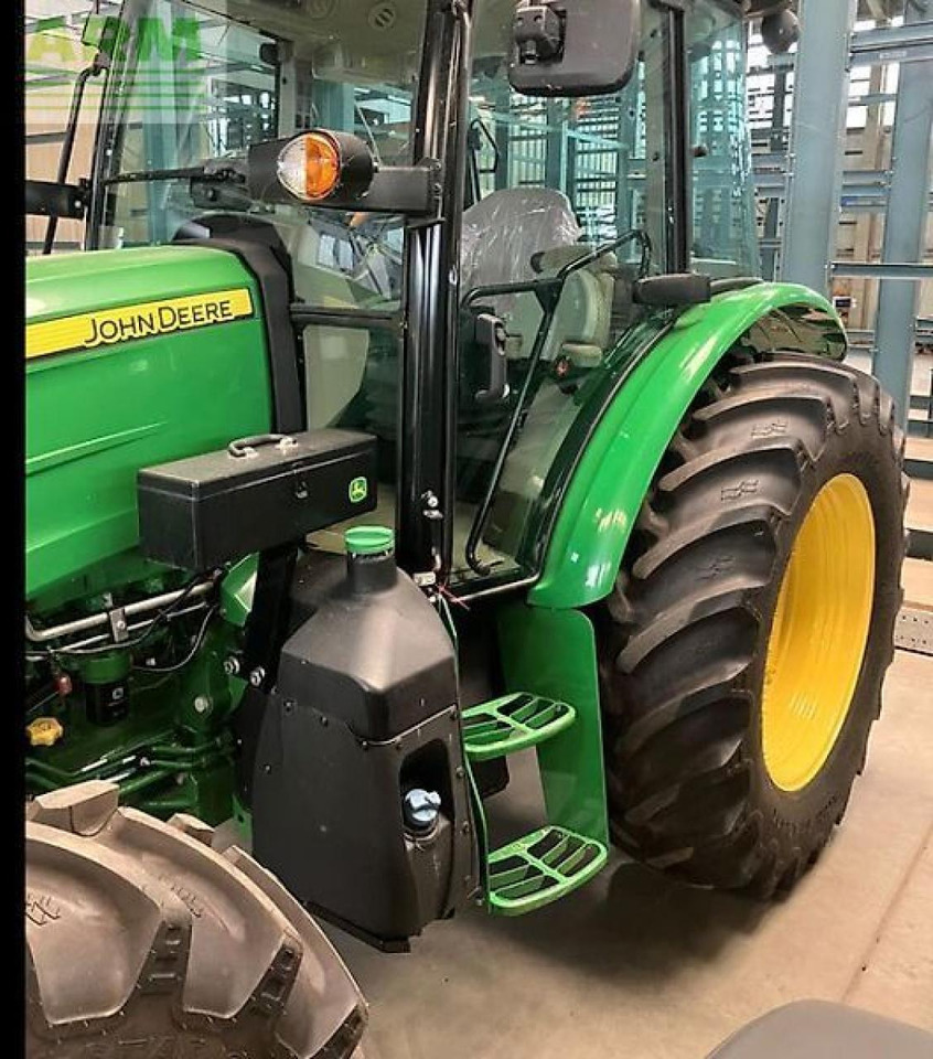 John Deere 5115m - Farm tractor: picture 5 John Deere 5115m - Farm tractor: picture 5