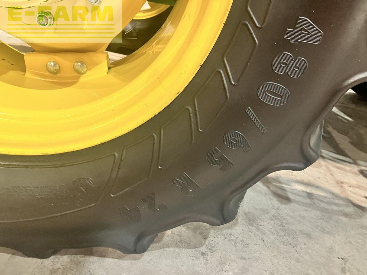 Farm tractor John Deere 5115r: picture 6