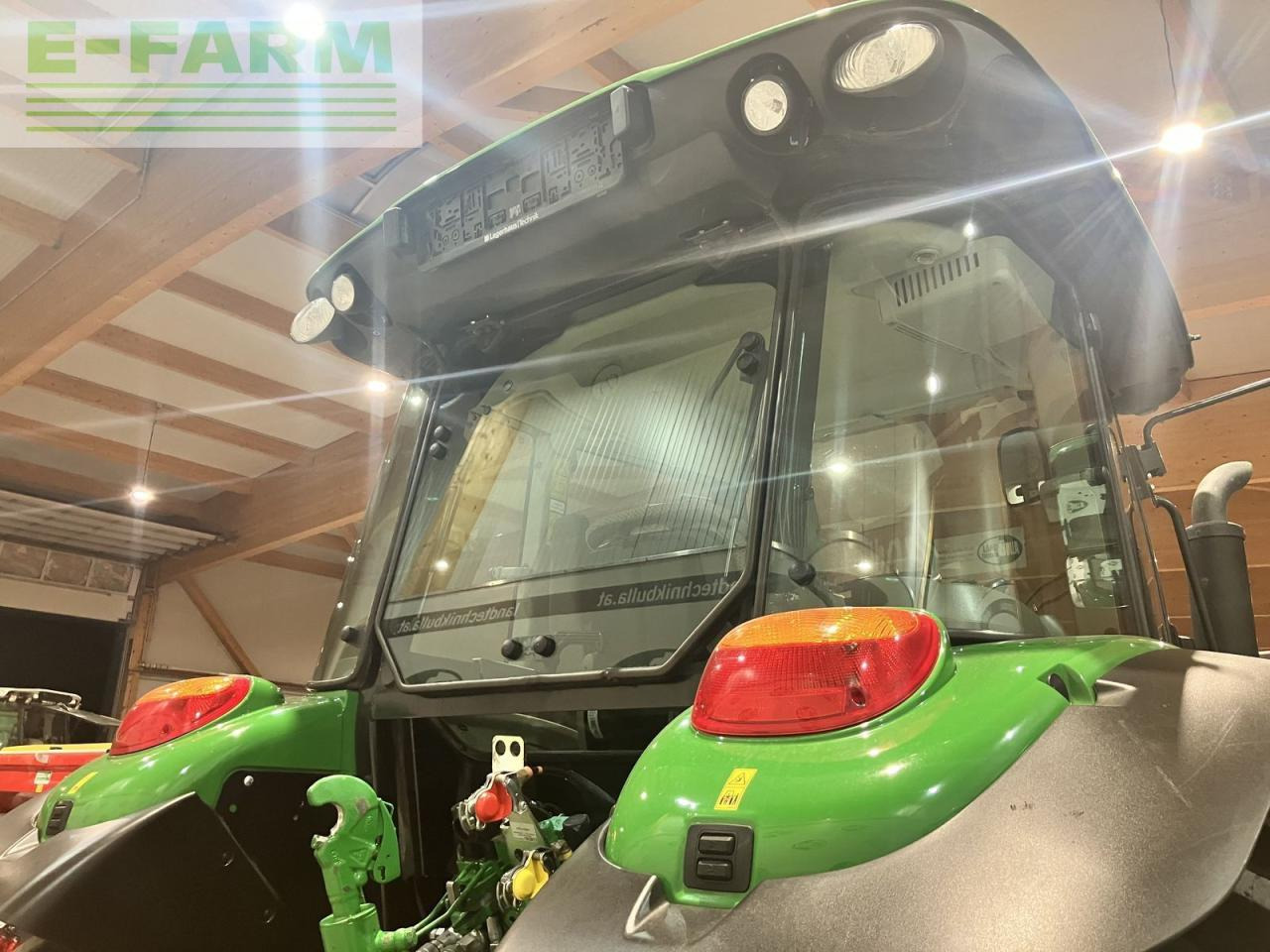 Farm tractor John Deere 5115r: picture 13