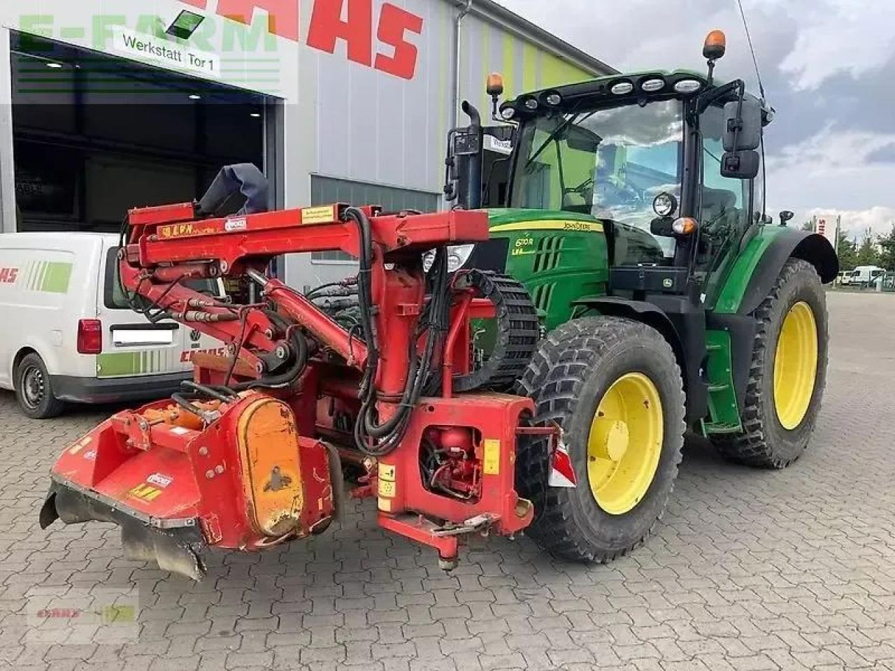 John Deere 6110r - Farm tractor: picture 3 John Deere 6110r - Farm tractor: picture 3