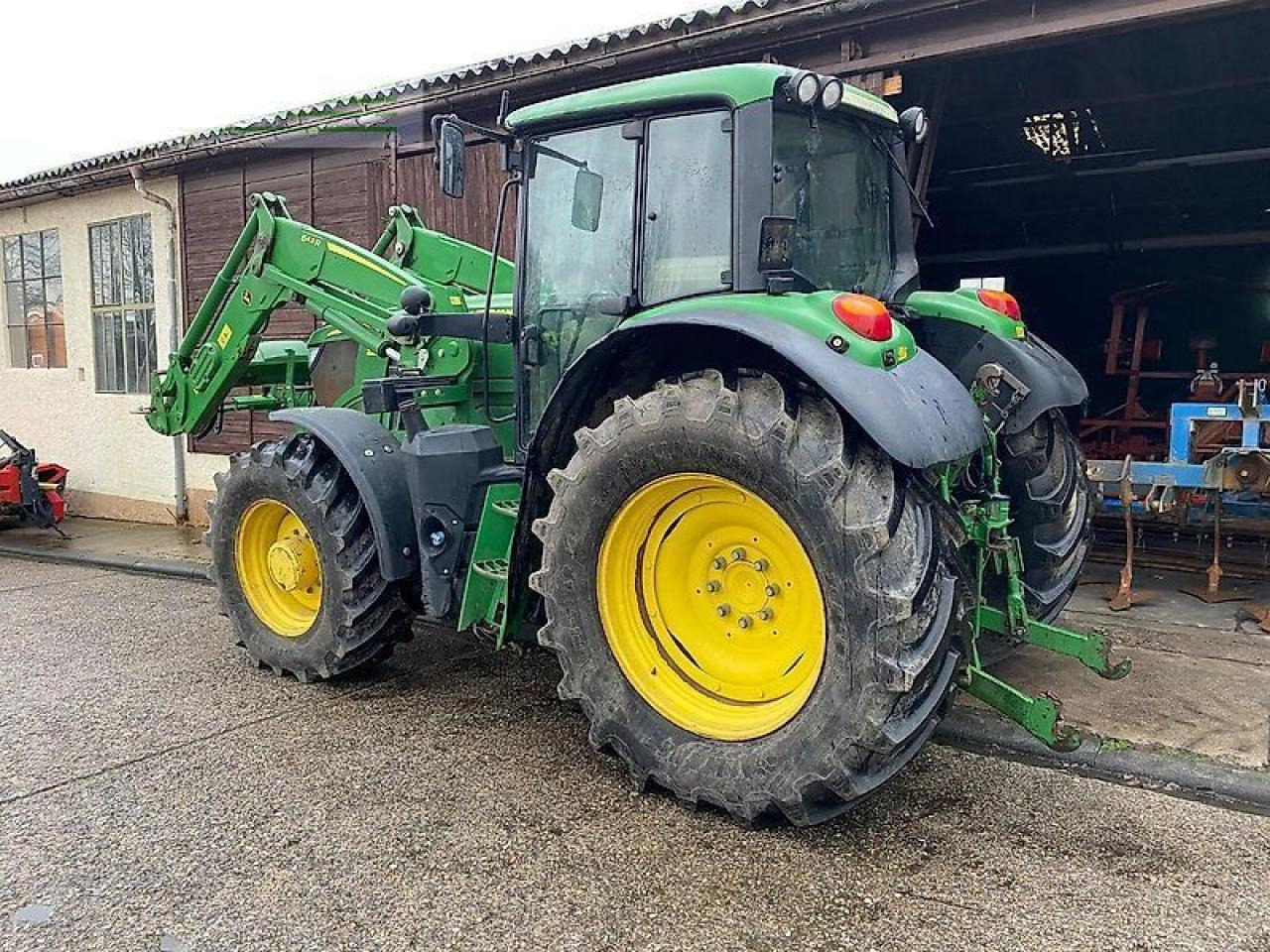 John Deere 6135 m - Farm tractor: picture 4 John Deere 6135 m - Farm tractor: picture 4