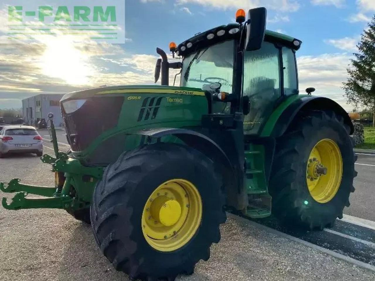 Farm tractor John Deere 6195r: picture 6
