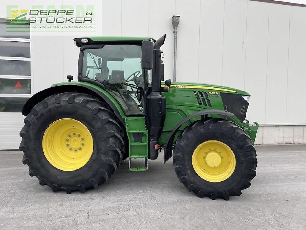 John Deere 6215r - Farm tractor: picture 3 John Deere 6215r - Farm tractor: picture 3