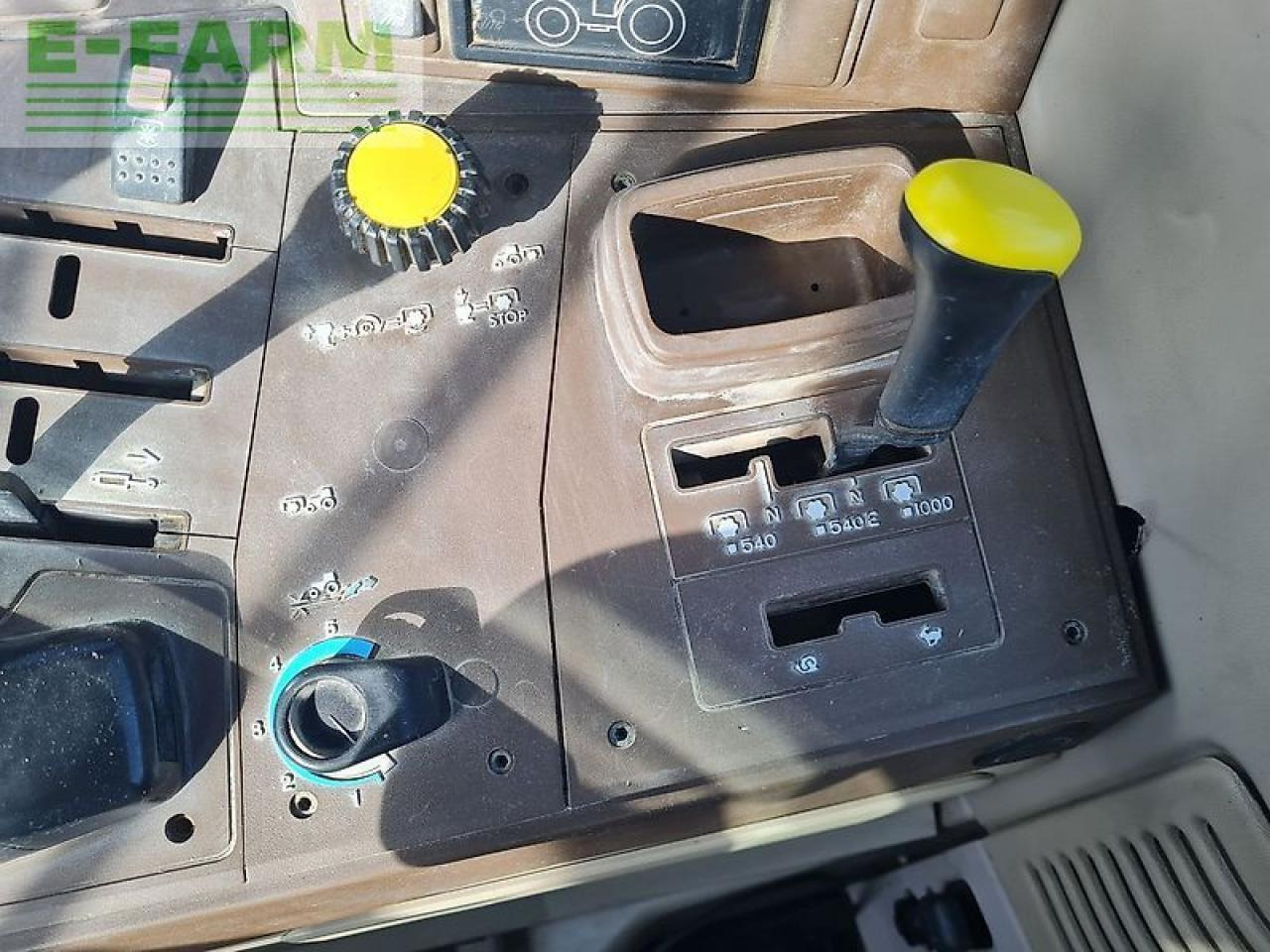 Farm tractor John Deere 6220 premium: picture 14 Farm tractor John Deere 6220 premium: picture 14