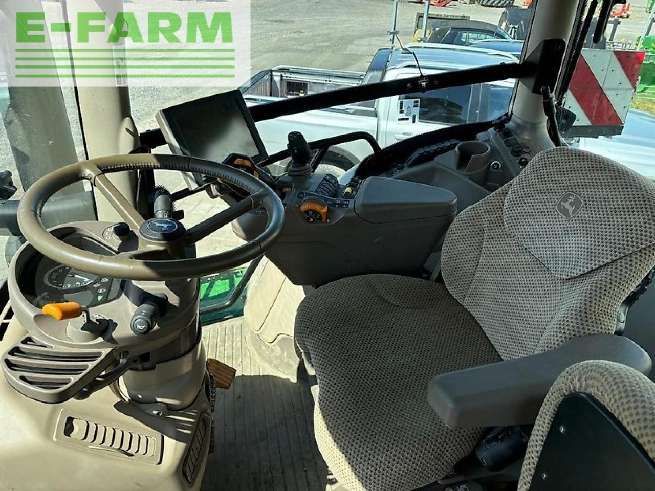 Farm tractor John Deere 6250r: picture 10