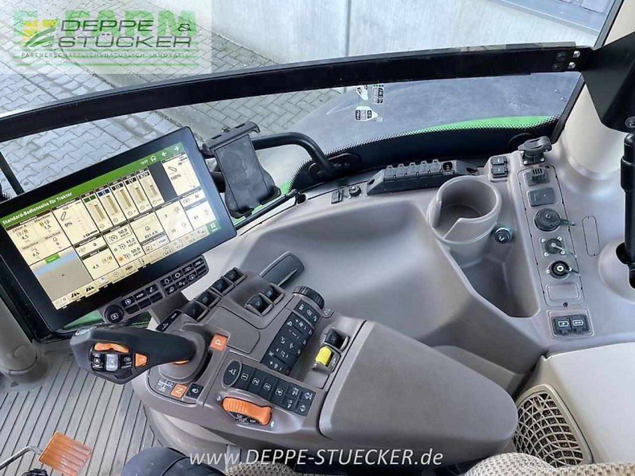 Farm tractor John Deere 6r 175: picture 10