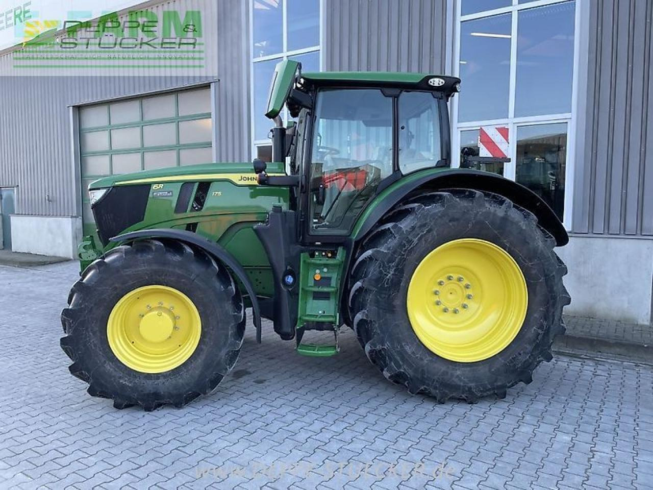 Farm tractor John Deere 6r 175: picture 15