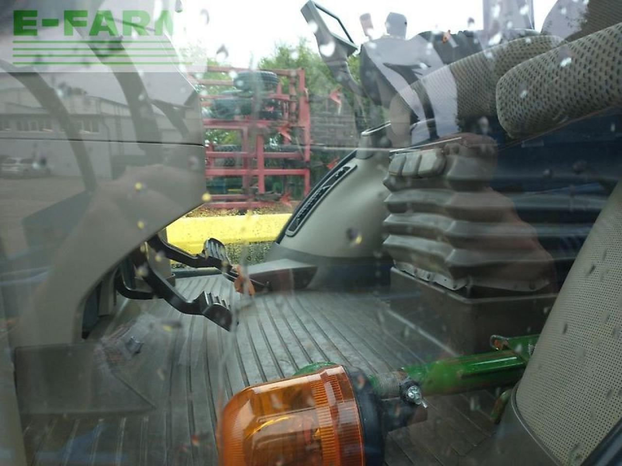 Farm tractor John Deere 7230r: picture 6