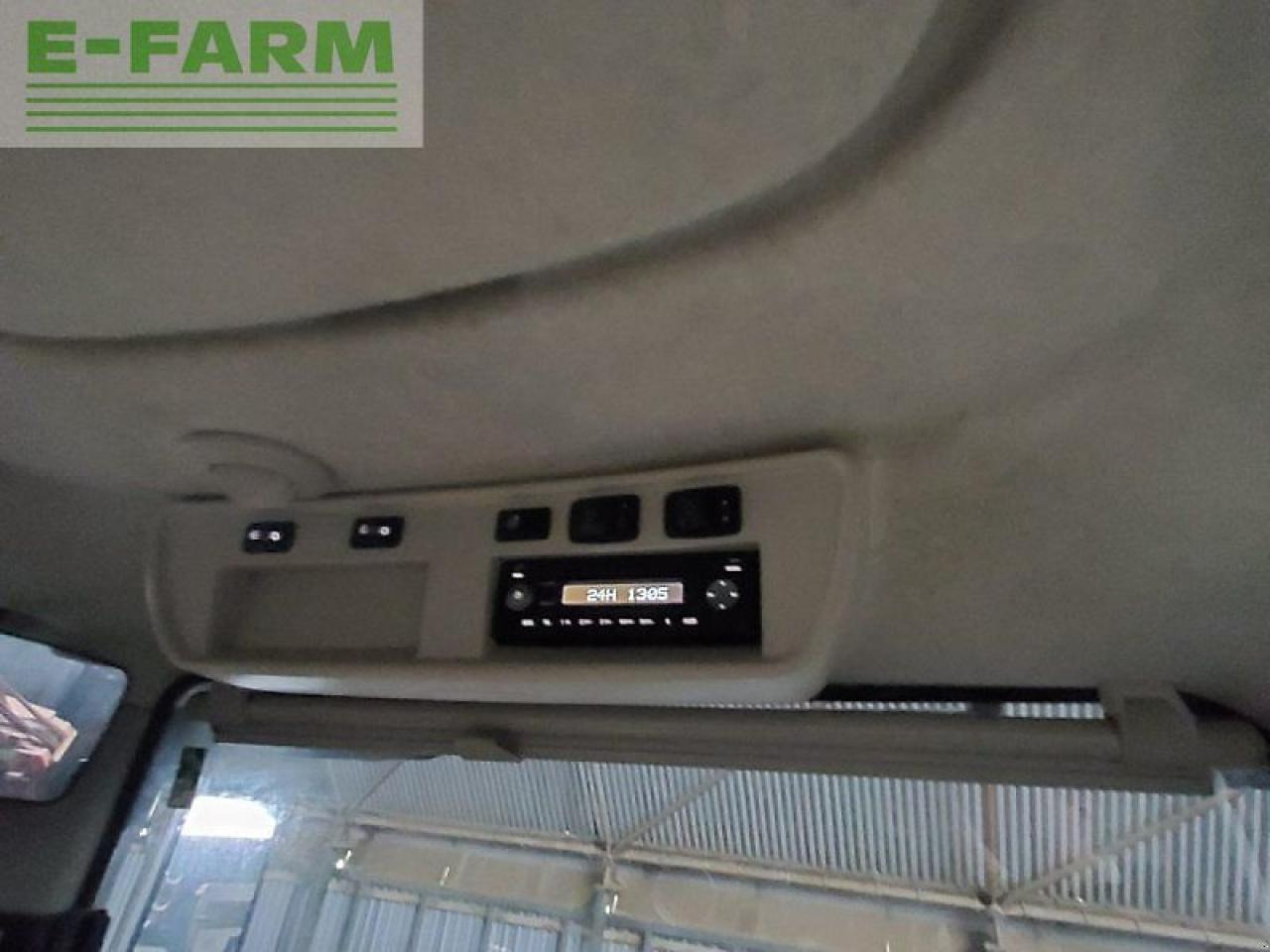 Farm tractor John Deere 8370 r: picture 10