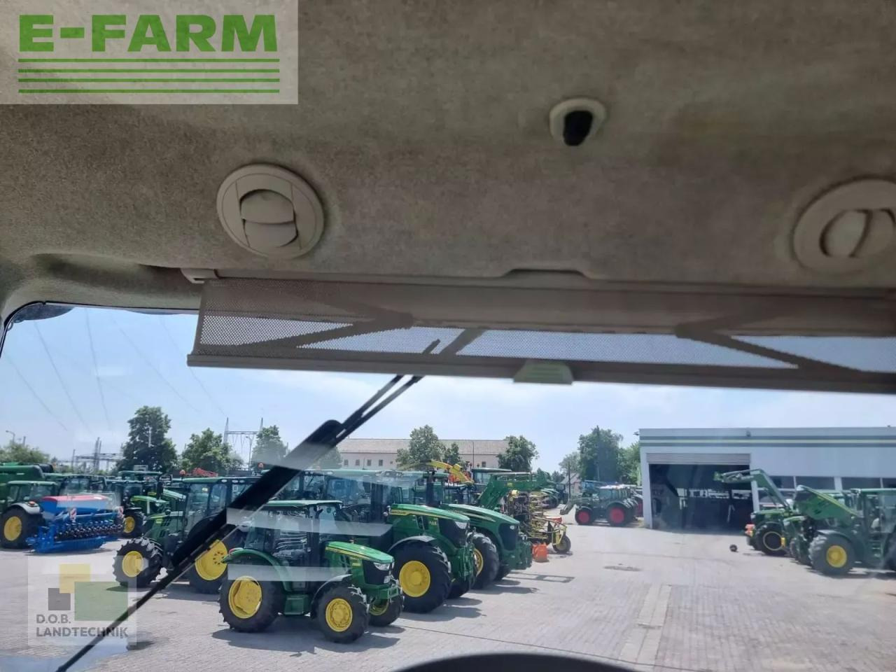 Farm tractor John Deere 8400 r: picture 15