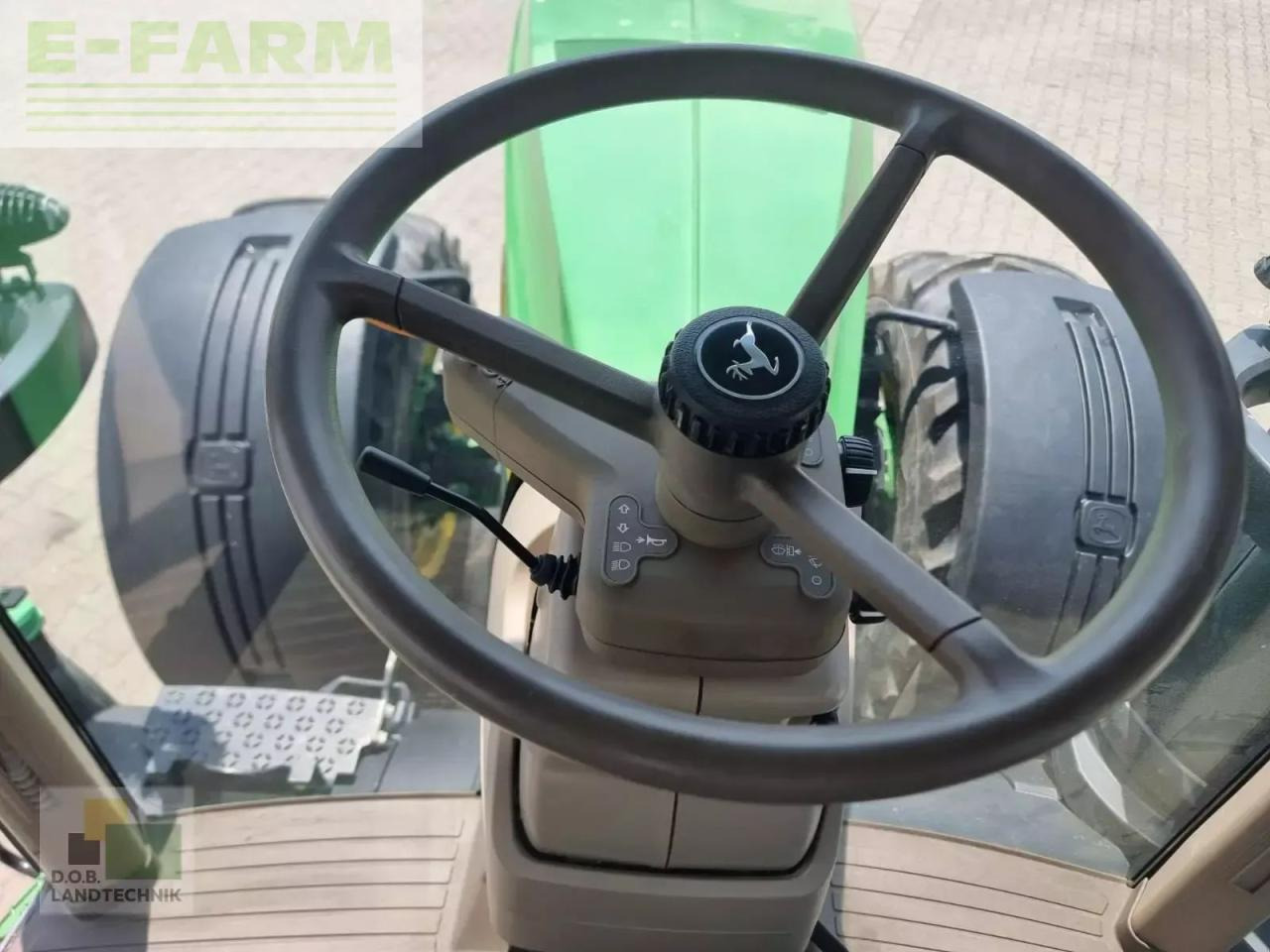 Farm tractor John Deere 8400 r: picture 17