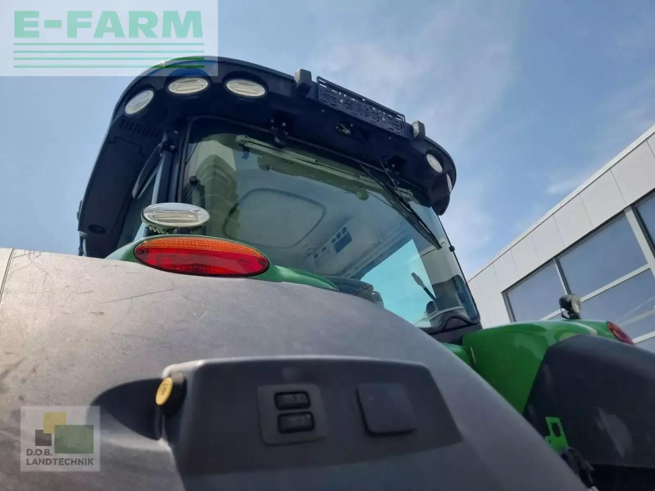 Farm tractor John Deere 8400 r: picture 11