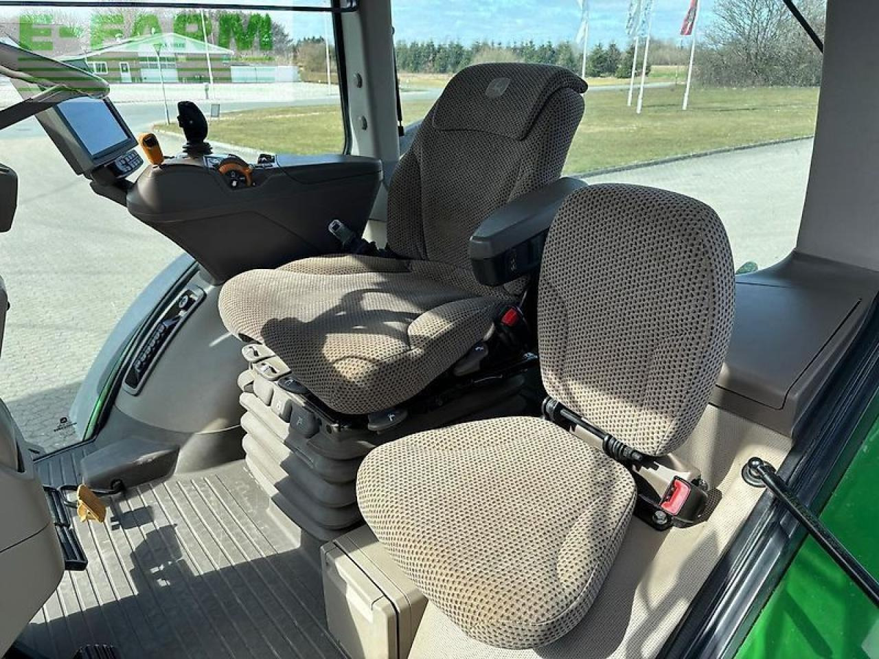 John Deere 8400r - Farm tractor: picture 4 John Deere 8400r - Farm tractor: picture 4