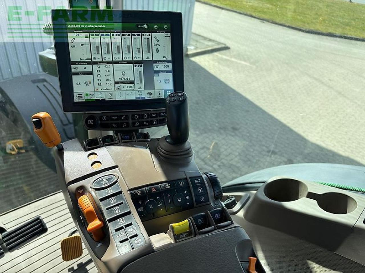 John Deere 8400r - Farm tractor: picture 5 John Deere 8400r - Farm tractor: picture 5