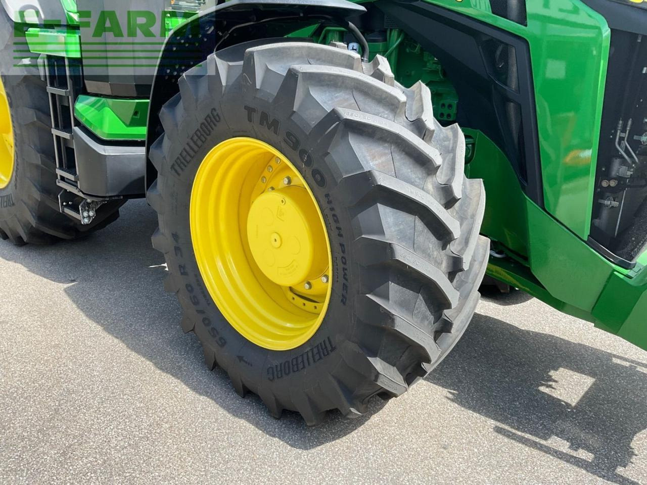 Farm tractor John Deere 8R340: picture 12