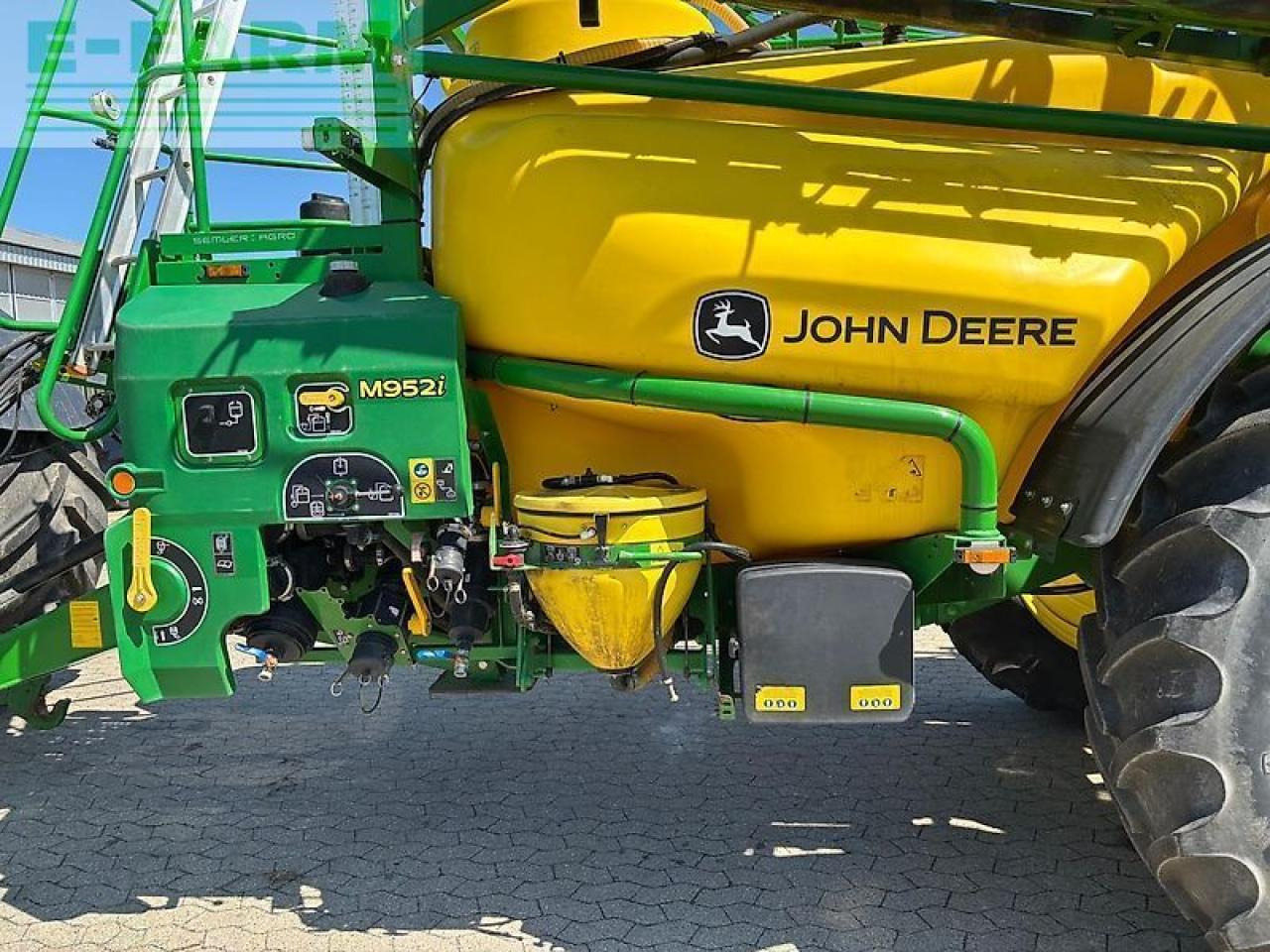 Trailed sprayer John Deere m952i: picture 12