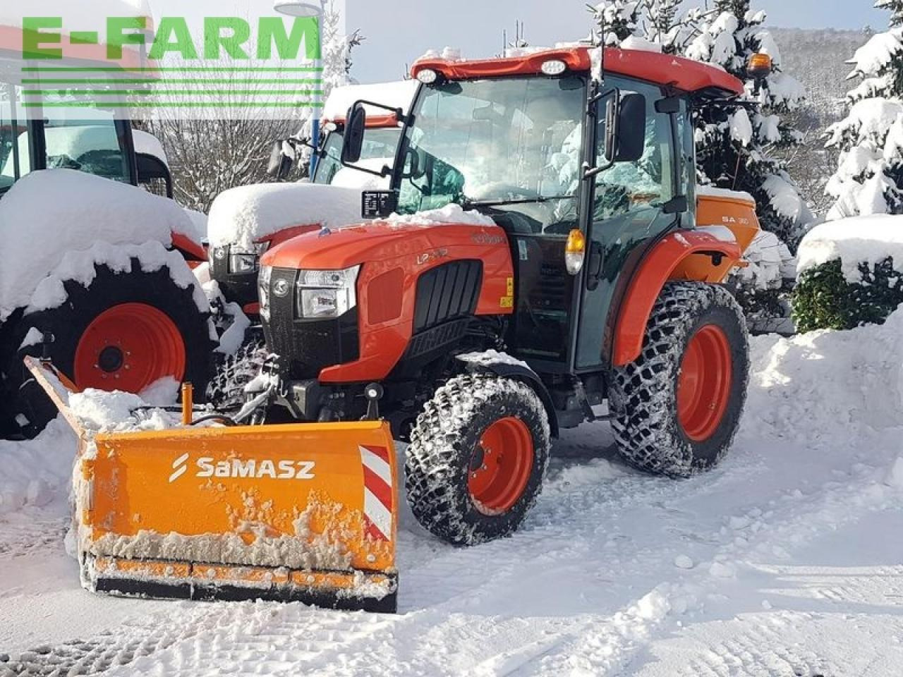 Farm tractor Kubota l2-452 h winterdienstpaket: picture 6