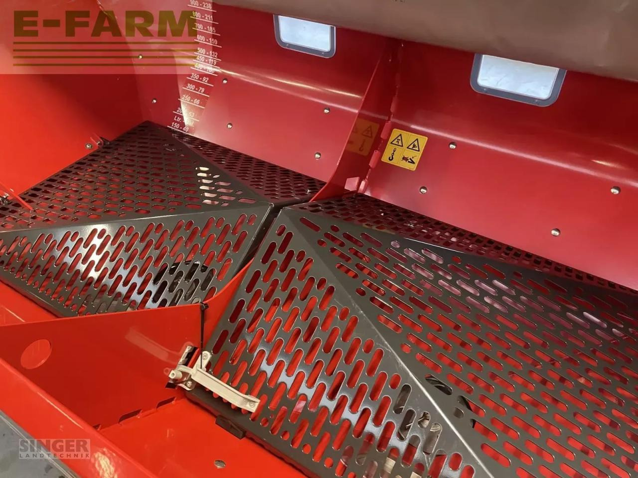 Fertilizer spreader Kverneland exacta cl 1300 geospread: picture 7 Fertilizer spreader Kverneland exacta cl 1300 geospread: picture 7