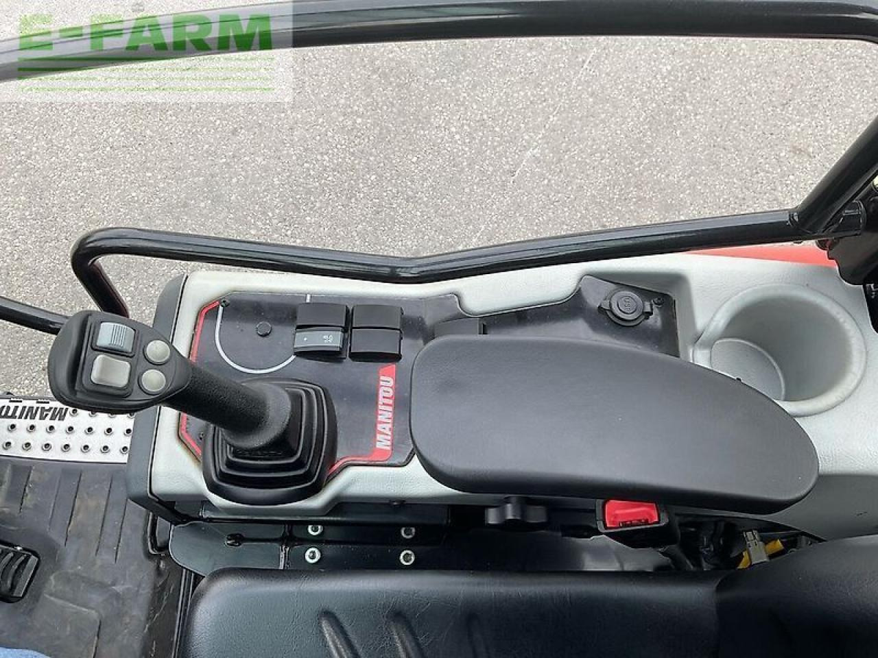 Mini excavator Manitou mla 3-25 h: picture 10