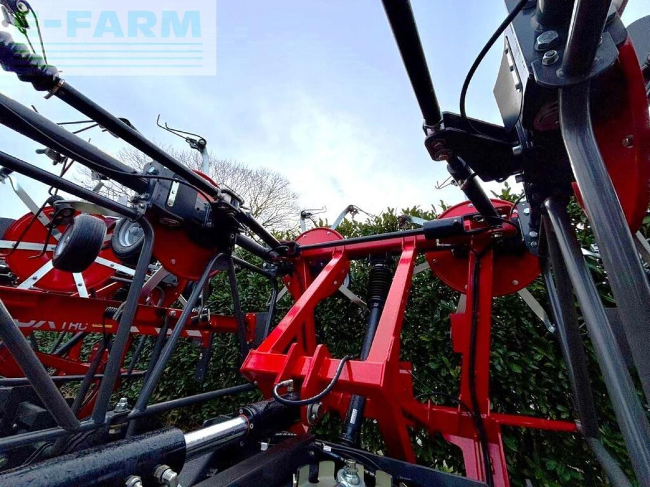 Tedder/ Rake Massey Ferguson td 1310 x trc, wie neu !: picture 7 Tedder/ Rake Massey Ferguson td 1310 x trc, wie neu !: picture 7