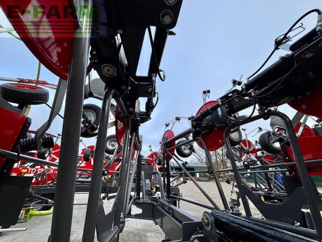 Tedder/ Rake Massey Ferguson td 1310 x trc, wie neu !: picture 8 Tedder/ Rake Massey Ferguson td 1310 x trc, wie neu !: picture 8