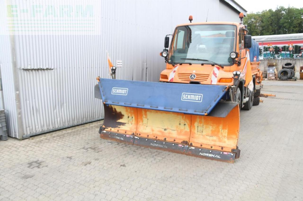 Mercedes-Benz unimog u 400 - Snow removal vehicle: picture 2 Mercedes-Benz unimog u 400 - Snow removal vehicle: picture 2