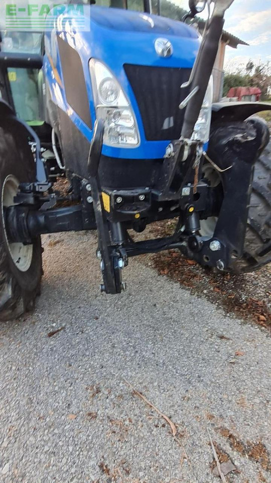 Farm tractor New Holland t 5.85: picture 6